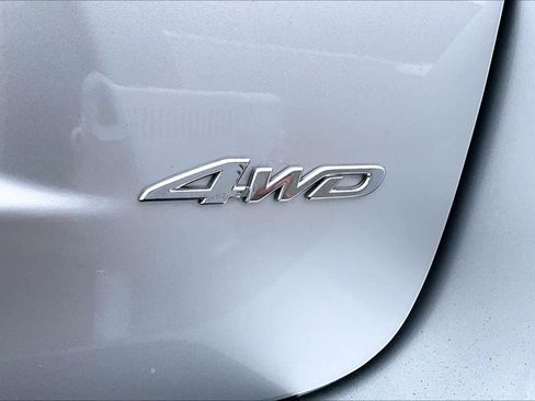 Used 2013 Toyota Highlander w/ Cold Weather Pkg image 10