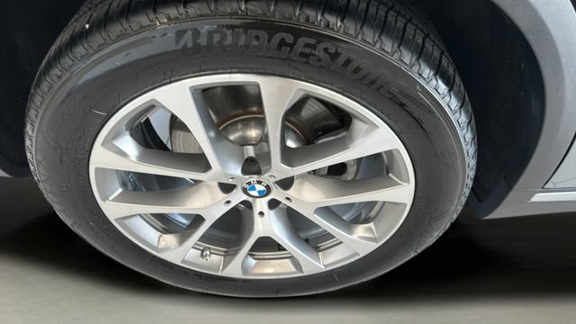 Used 2025 BMW X5 xDrive40i AWD/4WD image 28