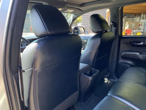 Used 2023 Toyota Tacoma TRD Sport w/ TRD Premium Sport Package AWD/4WD image 15