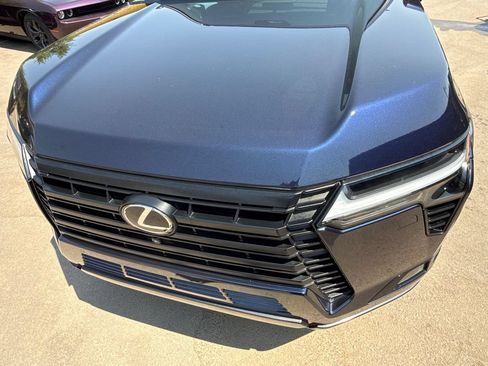 Used 2026 Lexus GX 550 w/ Accessory Package (31) AWD/4WD image 9