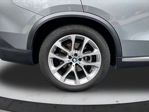 Used 2024 BMW X5 xDrive40i w/ Premium Package AWD/4WD image 36