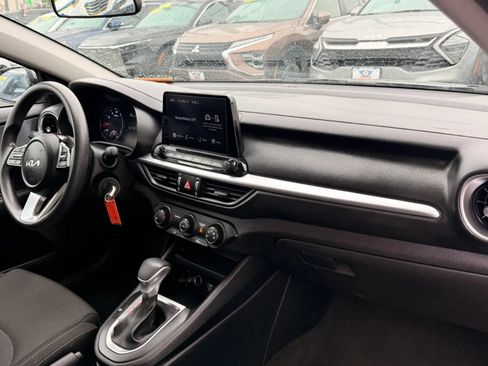 Used 2023 Kia Forte LXS FWD image 17