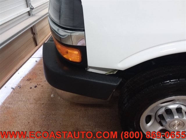 Used 2019 Chevrolet Express 2500 w/ Driver Convenience Package RWD image 18