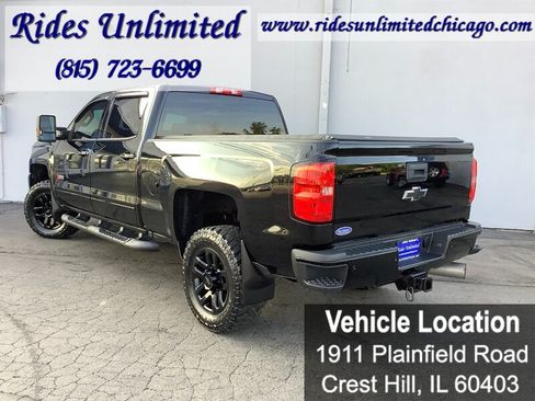 Used 2017 Chevrolet Silverado 2500 LT w/ Midnight Edition AWD/4WD image 4