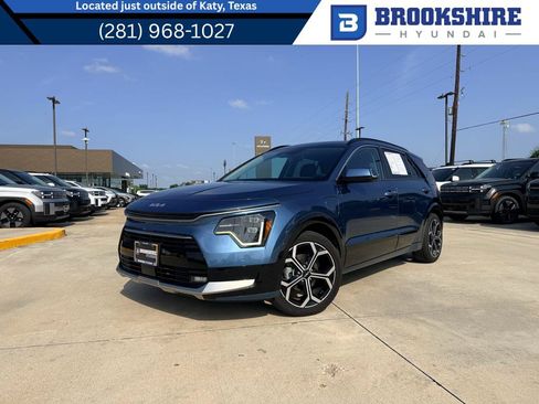 Used 2023 Kia Niro SX Touring FWD image 1