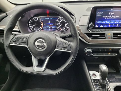 Used 2024 Nissan Altima 2.5 SV image 22