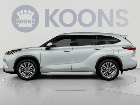 New 2026 Toyota Highlander Platinum AWD/4WD image 5