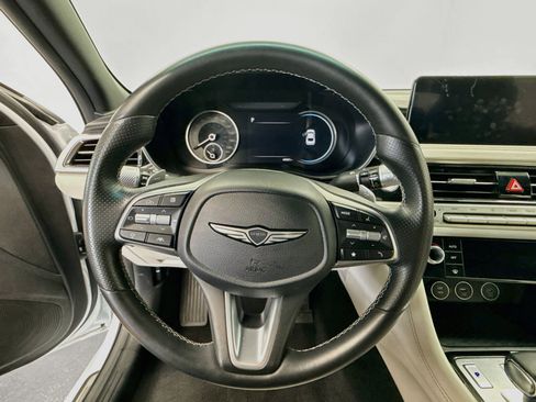 Used 2025 Genesis G70 2.5T RWD image 18