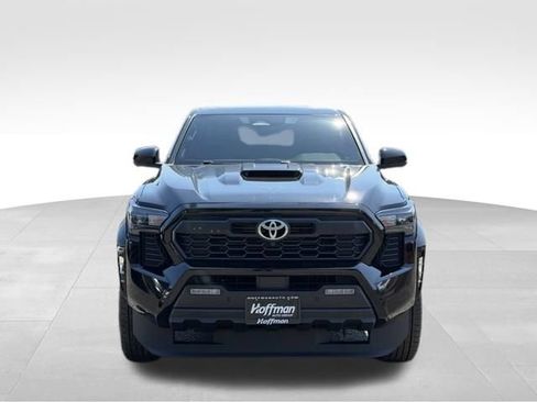 Used 2024 Toyota Tacoma TRD Sport w/ TRD Sport Premium Package AWD/4WD image 2