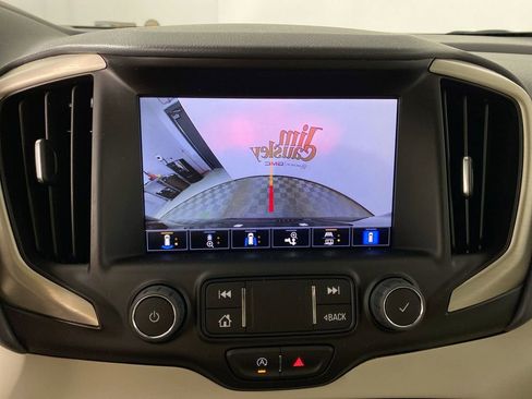 Used 2024 GMC Terrain Denali w/ Denali Premium Package image 17