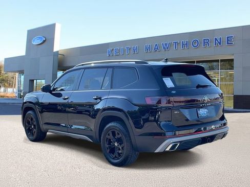 Used 2024 Volkswagen Atlas Peak Edition SEL AWD/4WD image 4