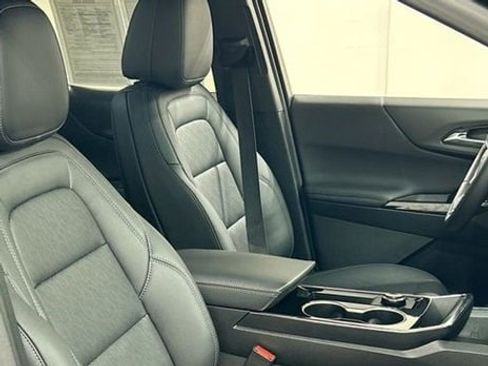 New 2026 Chevrolet Equinox LT w/ Convenience Package II image 23