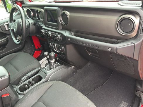 Used 2019 Jeep Wrangler Sport AWD/4WD image 28