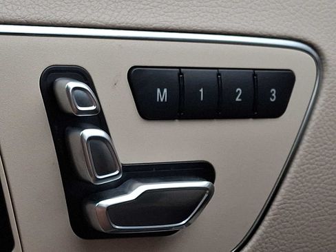 Used 2014 Mercedes-Benz E 350 4MATIC Sedan image 27