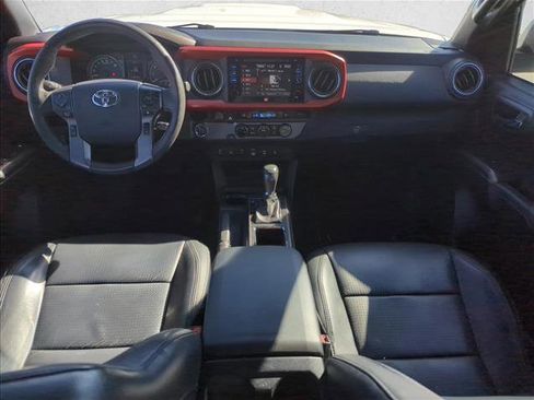 Used 2018 Toyota Tacoma TRD Sport image 24