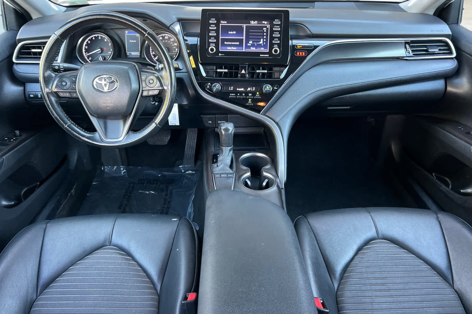 Certified 2023 Toyota Camry SE FWD image 3