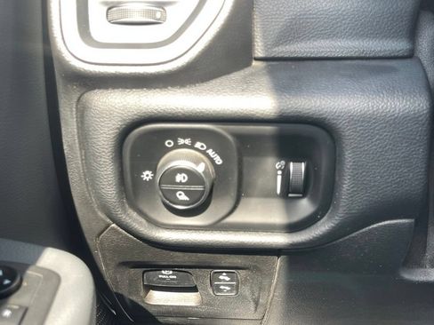 Used 2020 RAM 1500 Big Horn AWD/4WD image 48