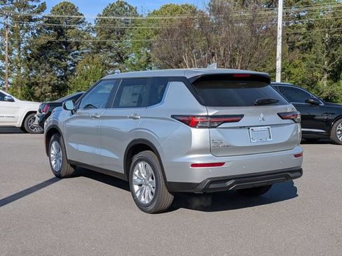 New 2026 Mitsubishi Outlander ES FWD image 5