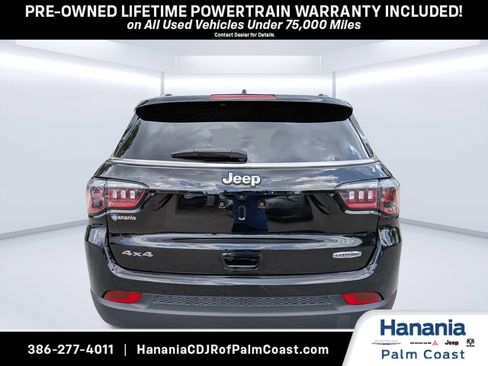 Used 2025 Jeep Compass Latitude AWD/4WD image 4