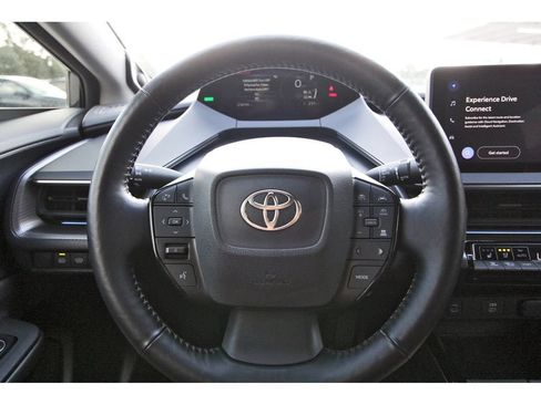 Used 2023 Toyota Prius Limited w/ Limited Premium Package FWD image 15