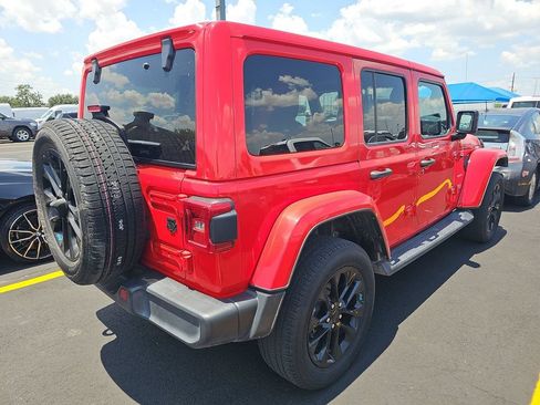 Used 2022 Jeep Wrangler Unlimited Sahara w/ Cold Weather Group AWD/4WD image 2