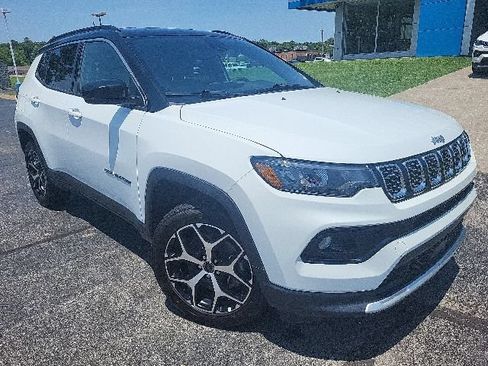 Used 2025 Jeep Compass Limited AWD/4WD image 2