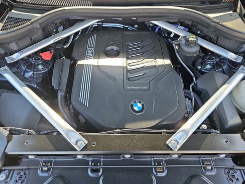 Used 2021 BMW X5 xDrive40i w/ Parking Assistance Package AWD/4WD image 32