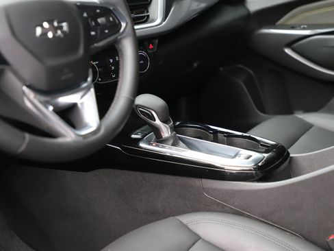 Used 2024 Chevrolet Trax ACTIV w/ Sunroof Package image 21