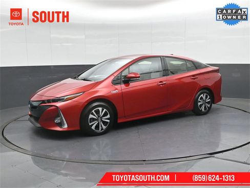 Used 2018 Toyota Prius Prime Advanced image 7