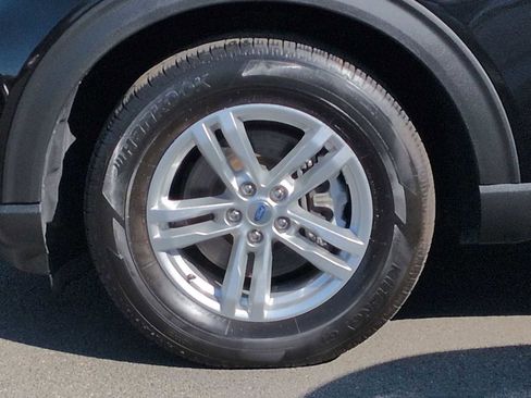 Used 2023 Ford Explorer XLT w/ Equipment Group 202A image 14