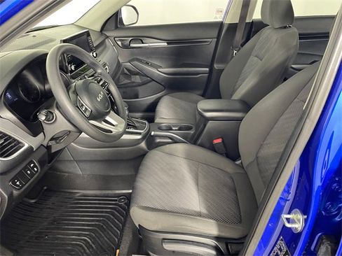 Certified 2022 Kia Seltos LX image 2