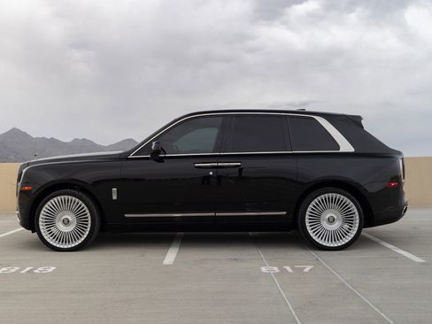 Used 2021 Rolls-Royce Cullinan image 4