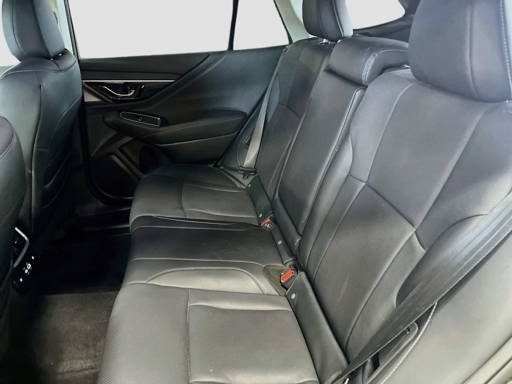 Used 2025 Subaru Outback Limited AWD/4WD image 26