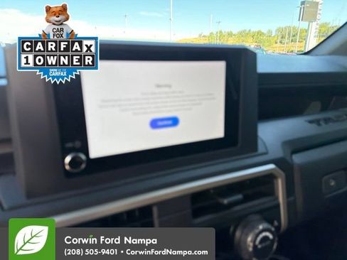 Used 2025 Toyota Tacoma SR AWD/4WD image 18