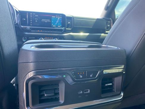 Used 2024 GMC Sierra 1500 SLT w/ SLT Premium Plus Package AWD/4WD image 10