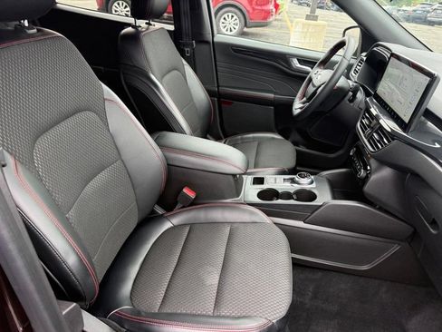 Used 2023 Ford Escape ST-Line w/ Tech Pack #1 AWD/4WD image 6