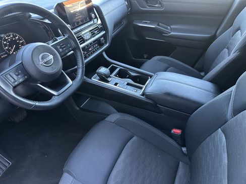 Used 2024 Nissan Pathfinder SV FWD image 10