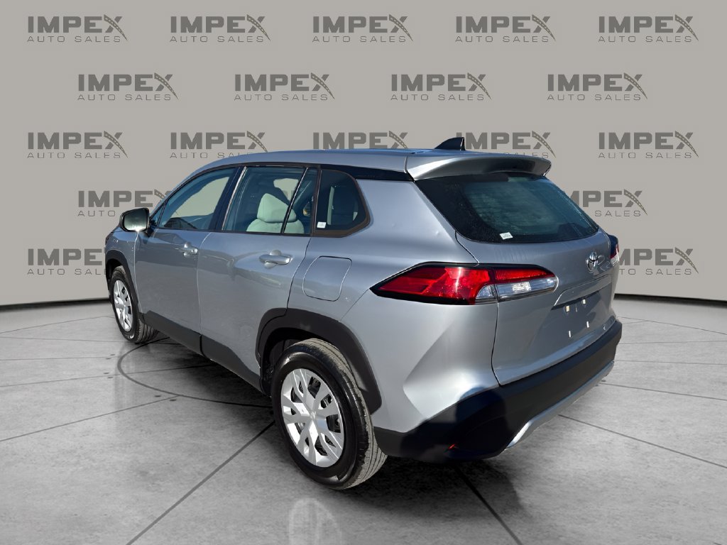 Used 2022 Toyota Corolla Cross L FWD image 3