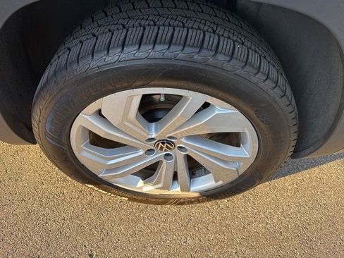 Used 2023 Volkswagen Atlas SE image 6