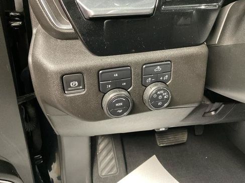 Used 2025 Chevrolet Silverado 3500 LT AWD/4WD image 12