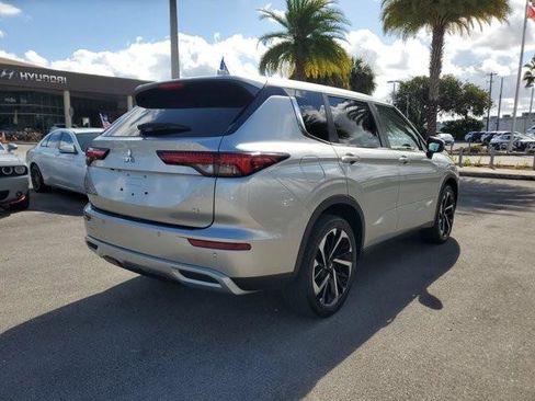 Used 2023 Mitsubishi Outlander SE image 5