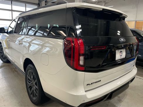 Used 2025 Ford Expedition Max Platinum w/ Stealth Performance Package image 8
