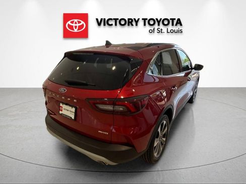 Used 2024 Ford Escape Platinum AWD/4WD image 3