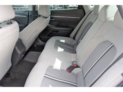 Used 2021 Hyundai Sonata SE image 12