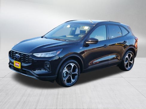 Used 2025 Ford Escape ST-Line Select w/ Tech Pack #2 image 3