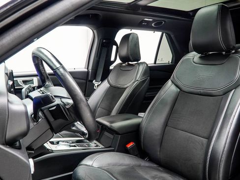 Used 2022 Ford Explorer ST image 32