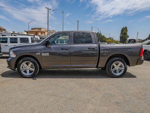 Used 2017 RAM 1500 Express w/ Express Value Package RWD image 9