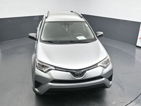 Used 2018 Toyota RAV4 LE image 11