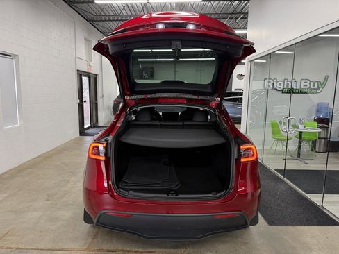 Used 2024 Tesla Model Y Long Range image 17