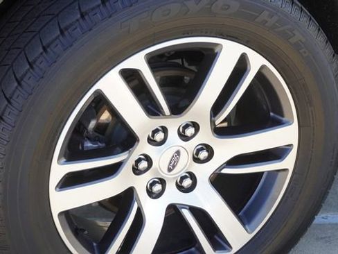 Used 2024 Ford Expedition Limited image 11